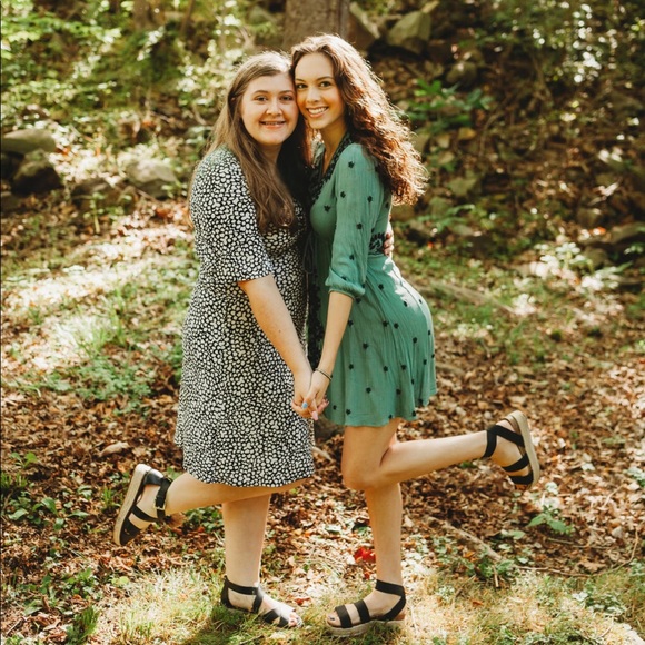 Meet your Posher, Meredith - Picture 3 of 4